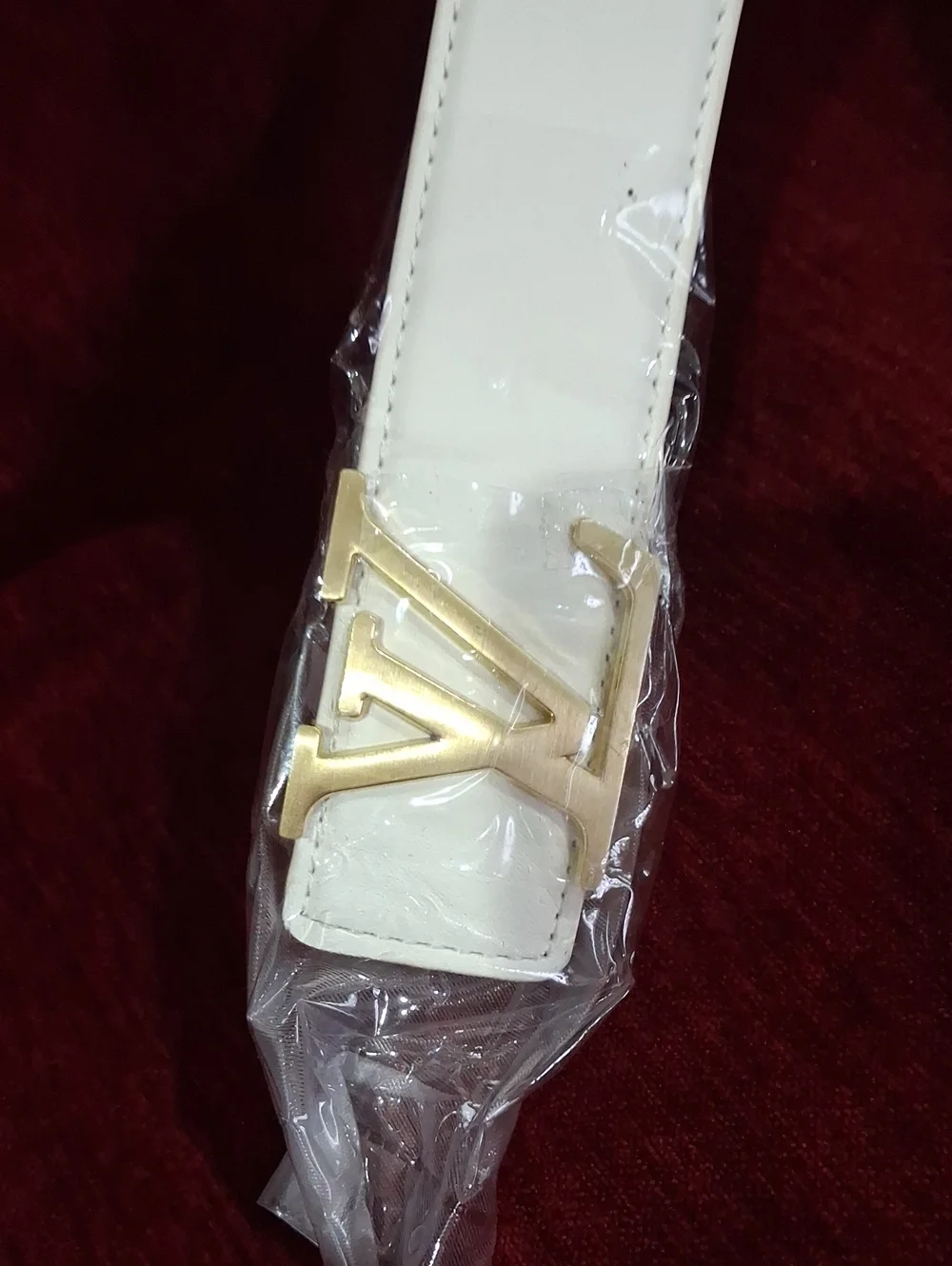 NWT Louis Vuitton White Leather Belt with Gold LV Buckle Unisex
